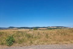 RheinBurgenWeg führt über Feldwege