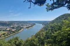 Blick auf den Rhein und Lahnmündung (Von Links)