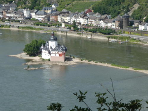 Falkenau und Burg Pfalzgrafenstein